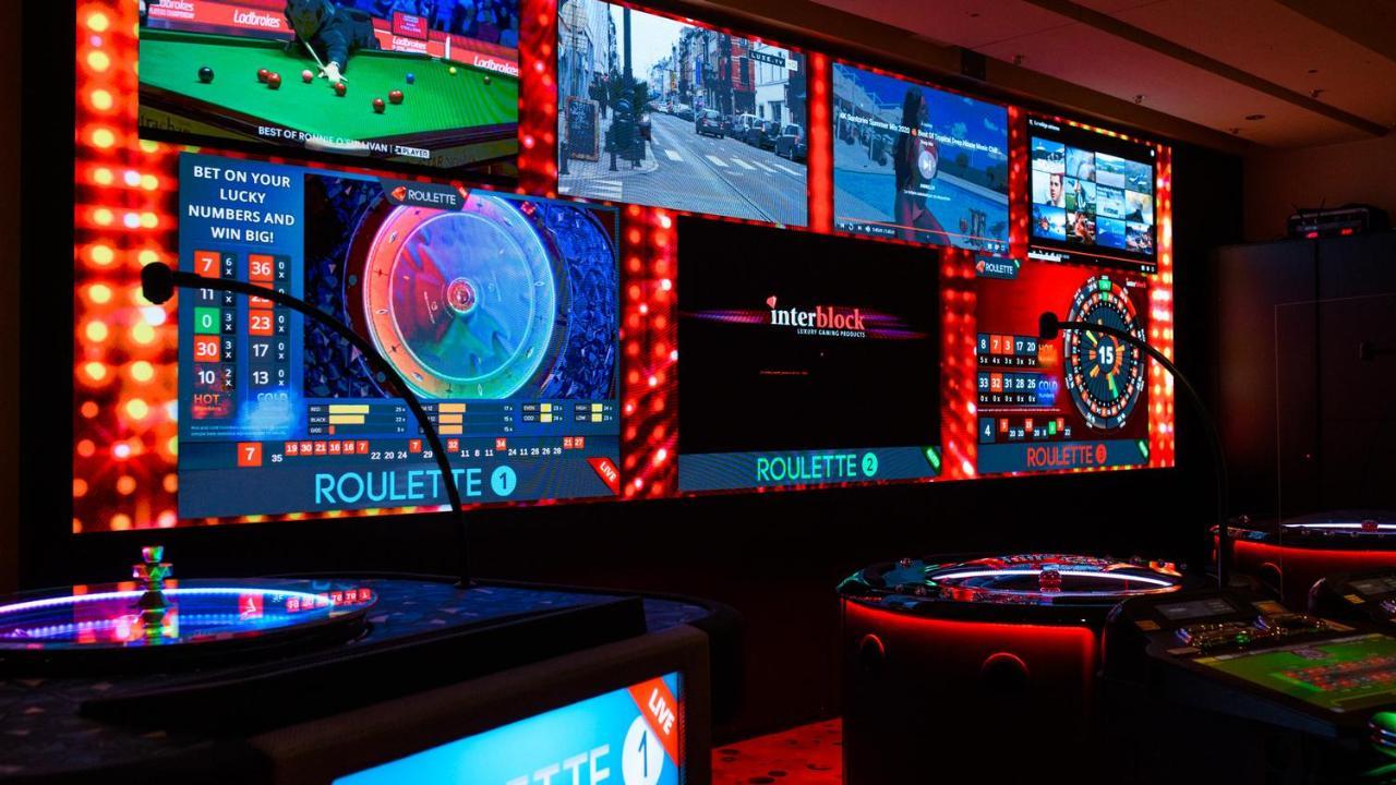 Отель Casino 2000 - Adult Guests Only Мондорф-Лес-Баинс Экстерьер фото